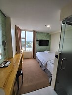 SEMPRE PREMIER INN MACTAN AIRPORT HOTEL