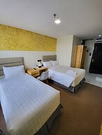 SEMPRE PREMIER INN MACTAN AIRPORT HOTEL