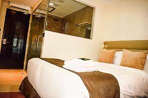 SEMPRE PREMIER INN MACTAN AIRPORT HOTEL