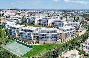 Sea view Apartment with 3 spacious Terraces & 2 Swimming pools
