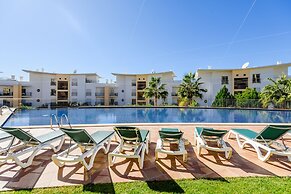 Sea view Apartment with 3 spacious Terraces & 2 Swimming pools