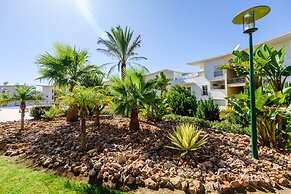Sea view Apartment with 3 spacious Terraces & 2 Swimming pools