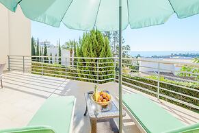 Sea view Apartment with 2 huge Terraces & Swimming pools