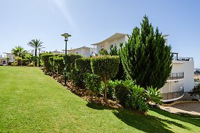Sea view Apartment with 2 huge Terraces & Swimming pools