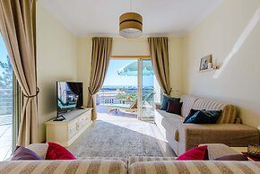 Sea view Apartment with 2 huge Terraces & Swimming pools