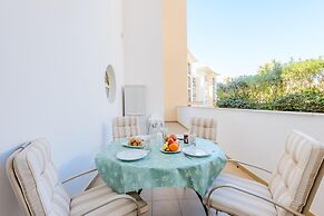 Sea view Apartment with 2 huge Terraces & Swimming pools