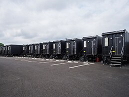 HOTEL R9 The Yard Koka