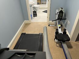 Blaydonburn - Sleeps 4,5 - Parking - Hottub - Yard