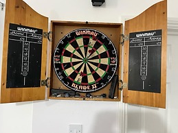 Blaydonburn - Sleeps 4,5 - Parking - Hottub - Yard