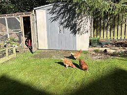 Blaydonburn - Sleeps 4,5 - Parking - Hottub - Yard