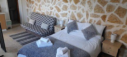 Lovely Studio in Strinilas With its own Pool