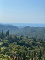 Lovely Studio in Strinilas With its own Pool