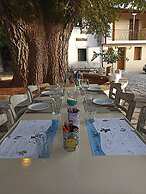 Lovely Studio in Strinilas With its own Pool