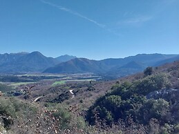 Lovely Studio in Strinilas With its own Pool