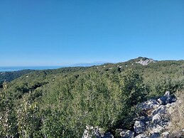 Lovely Studio in Strinilas With its own Pool