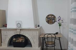 Lovely Studio in Strinilas With its own Pool