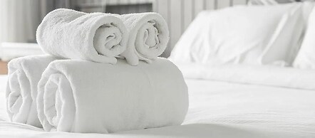 Lovely Studio in Strinilas With its own Pool