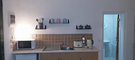 Lovely Studio in Strinilas With its own Pool