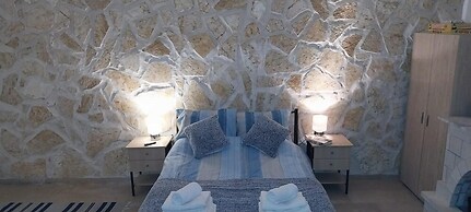 Lovely Studio in Strinilas With its own Pool