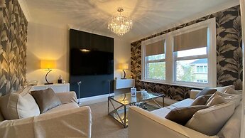 Luxurious, Spacious, Quiet, Near Beaches and Town