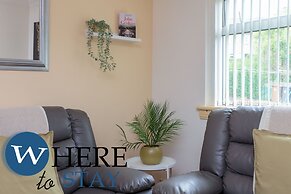 Lovely Apartment by the Hillwood Park-free Parking