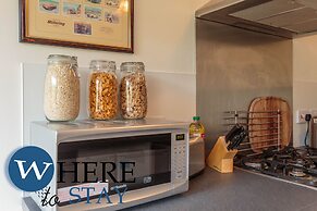 Lovely Apartment by the Hillwood Park-free Parking