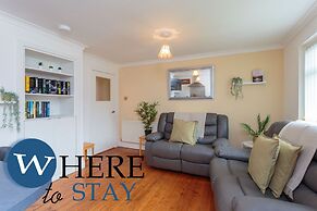 Lovely Apartment by the Hillwood Park-free Parking