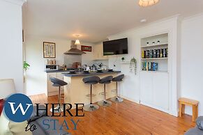 Lovely Apartment by the Hillwood Park-free Parking