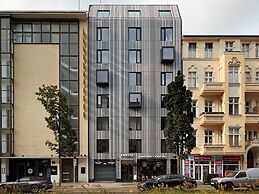 Numa Berlin Savi