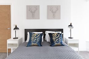 Hampden Apartments - The Louis