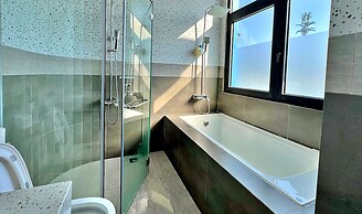 S79 Sofia Grand World