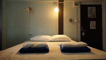 Slumber Party Surf Khao Lak Hostel