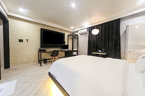 Masan First Class Hotel