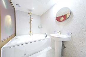 Masan First Class Hotel