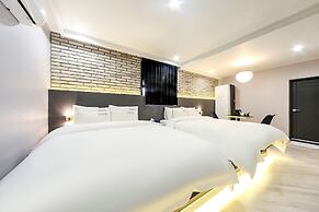 Masan First Class Hotel