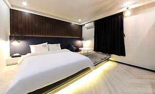 Masan First Class Hotel