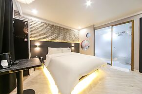 Masan First Class Hotel