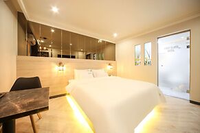 Masan First Class Hotel