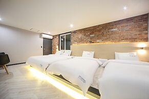 Masan First Class Hotel