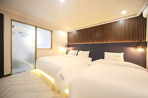 Masan First Class Hotel