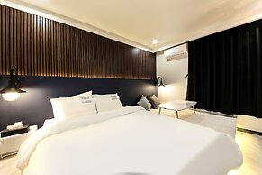 Masan First Class Hotel