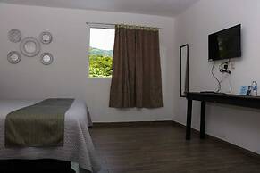 Hotel Garden Suites Tonlá