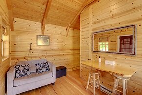Shire Valley Cabins, Charming Dayton Retreat (3 Options!)