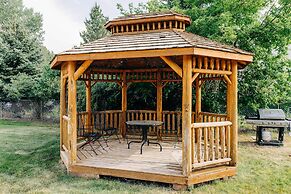 Rustic Ridge Cabins, Charming Retreat (3 Options!)