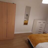 Lovely 2-bed Apartment in Milton Keynes