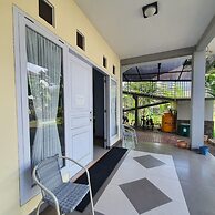 Candi Panggung Family Guest House Syariah