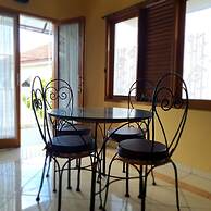 Candi Panggung Family Guest House Syariah