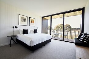 Accommodation at Curlewis