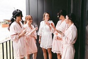 Accommodation at Curlewis