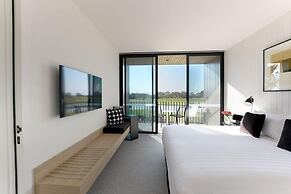 Accommodation at Curlewis